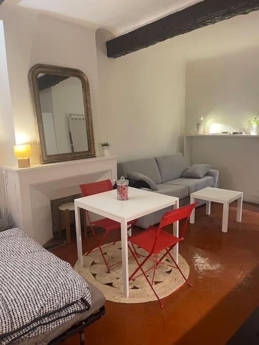 Aix En Provence - Jolie Studio Apartment Екс ан Прованс Екстериор снимка
